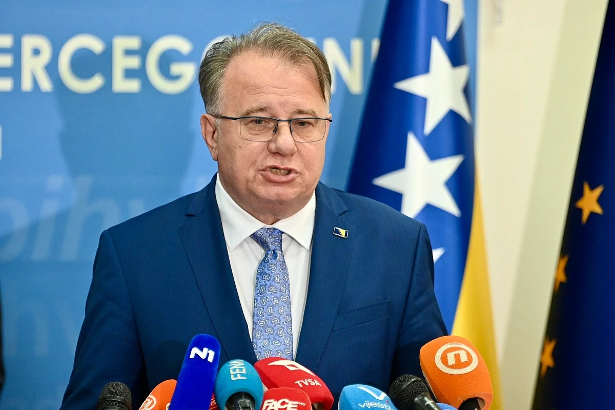 Nikšić kopija Vučića. Prisiljava javnu kompaniju da bude sponzor KK Bosni